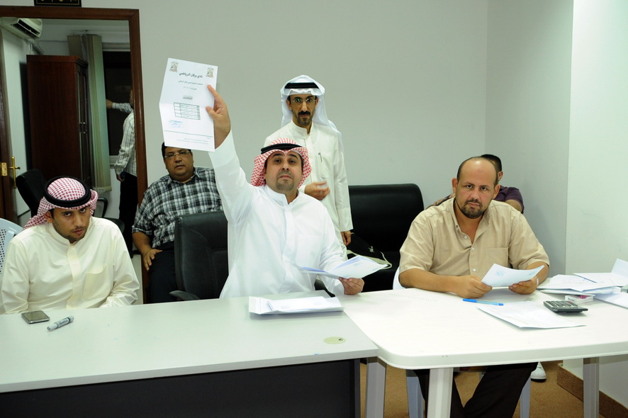 فوز منصور السبيعي وعكشان العجمي بالانتخابات التكميلية لنادي برقان