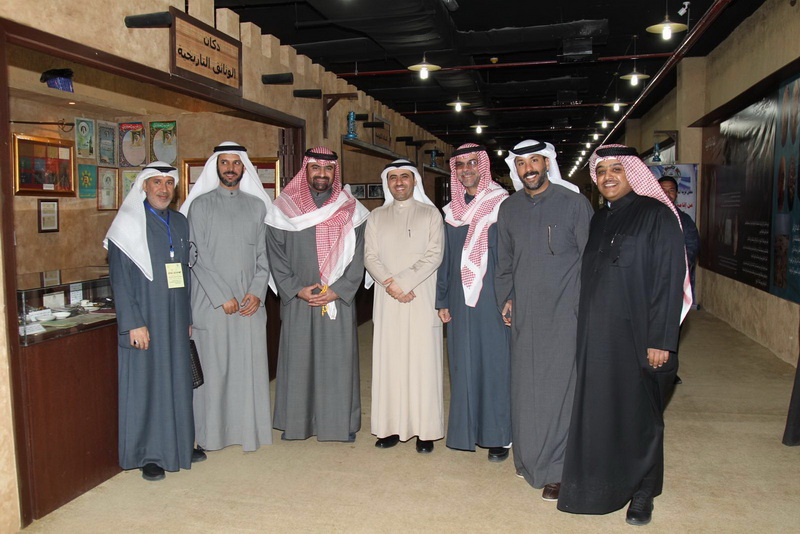 جولة تفقدية لنائب المدير العام لشئون الشباب في القرية التراثية