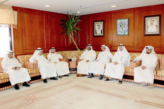 المنصور استقبل المهنئين بعيد الفطر السعيد وهنأ القيادة السياسية