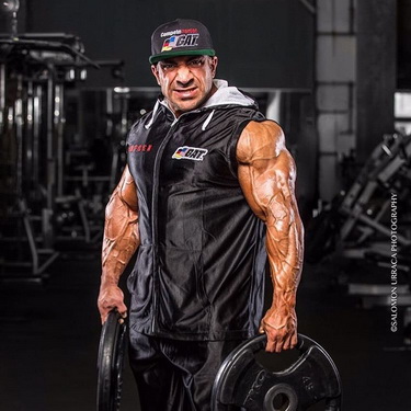 صالة التزلج تتزين لاستقبال عمالقة العالم في أقوى عروضهم على الاطلاق