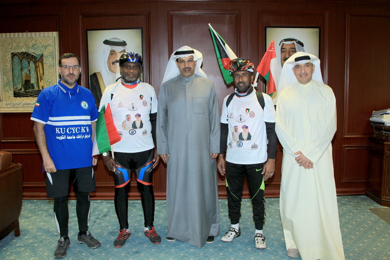 د/فليطح استقبل الرحالين العمانيين الفارسي والمطروشي