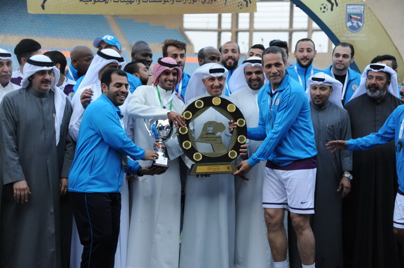 فريق جامعة الكويت احرز لقب دورى الوزارات لكرة القدم