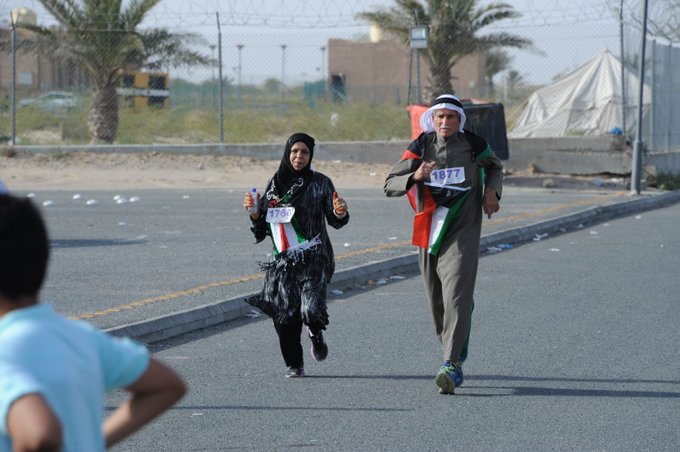 ماراثون الهيئة بالزى الشعبى للرجال والسيدات بقرية الشيخ صباح الاحمد التراثية لمسافة ٢.٥٠ كم بمشاركة ٢٠٠ متسابق ومتسابقة