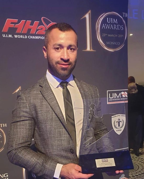  بطل الكويت العالمي في رياضة الدراجات المائية