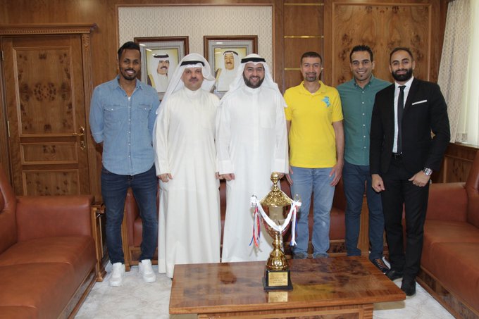 تهنئة  أعضاء فريق الانشاءات