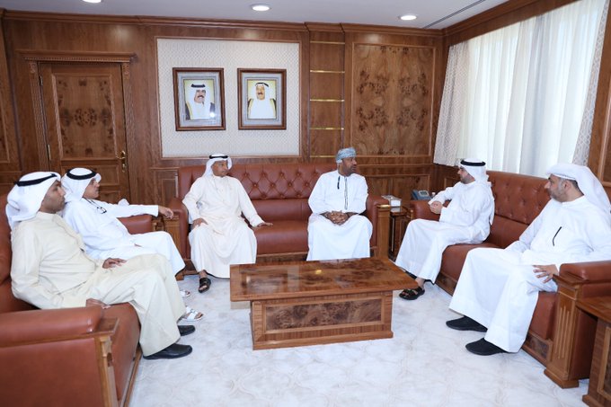 استقبل الشيخ م/حمود المبارك الصباح نائب المدير العام لقطاع الإنشاءات والصيانة والمرافق طه الكشرى رئيس الإتحادين العماني والعربي للسباحة والأمين العام للجنة الأولمبية العمانية