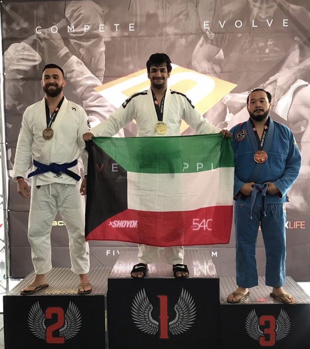 تهنئ الهيئة العامة للرياضة البطل الكويتي عبدالله العنجري بحصوله علي الميدالية الذهبية بفئة تحت ٩٤ كجم ببطولة لوس انجلوس الدولية للجيو جيتسو 