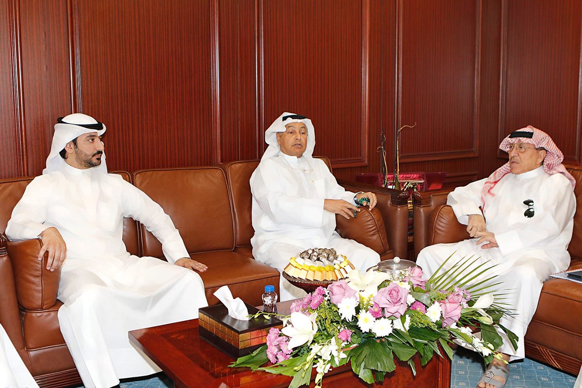 استقبل الدكتور صقر الملا نائب مدير عام الهيئة لقطاع الرياضة التنافسية أسد تقي نائب رئيس مجلس إدارة الهيئة وعبدالرضا عباس وجمال الفرحان أعضاء مجلس الإدارة بحضور حسين المسلم أمين سر اللجنة الأولمبية الكويتية – عضو اللجنة السداسية