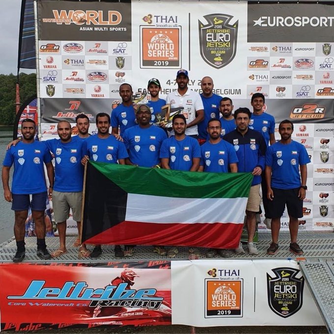 تهنئ الهيئة أبطال منتخب الدراجات المائية 